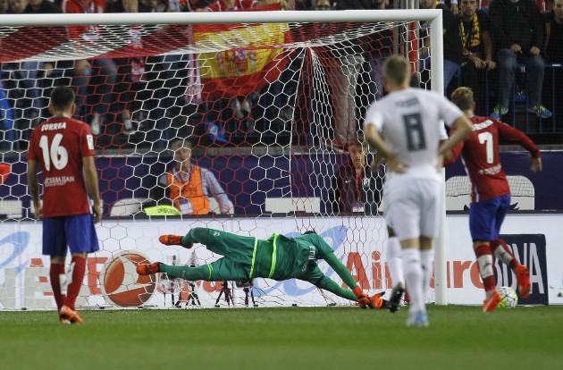 Parada decisiva de Keylor Navas Parada decisiva de Keylor Navas